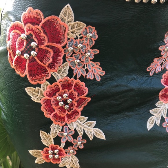 Romeo & Juliet M Dark Grn Vegan Mini - Picture 11 of 11